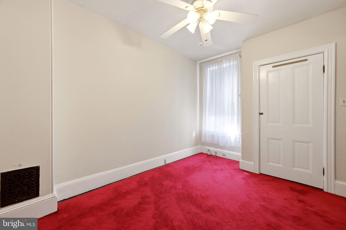 338 E Union St Property Photo 16