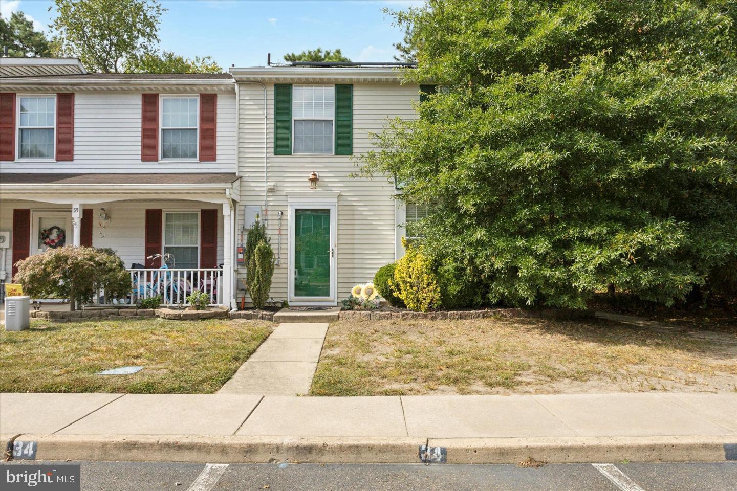 34 Dorchester Cir Property Photo 1