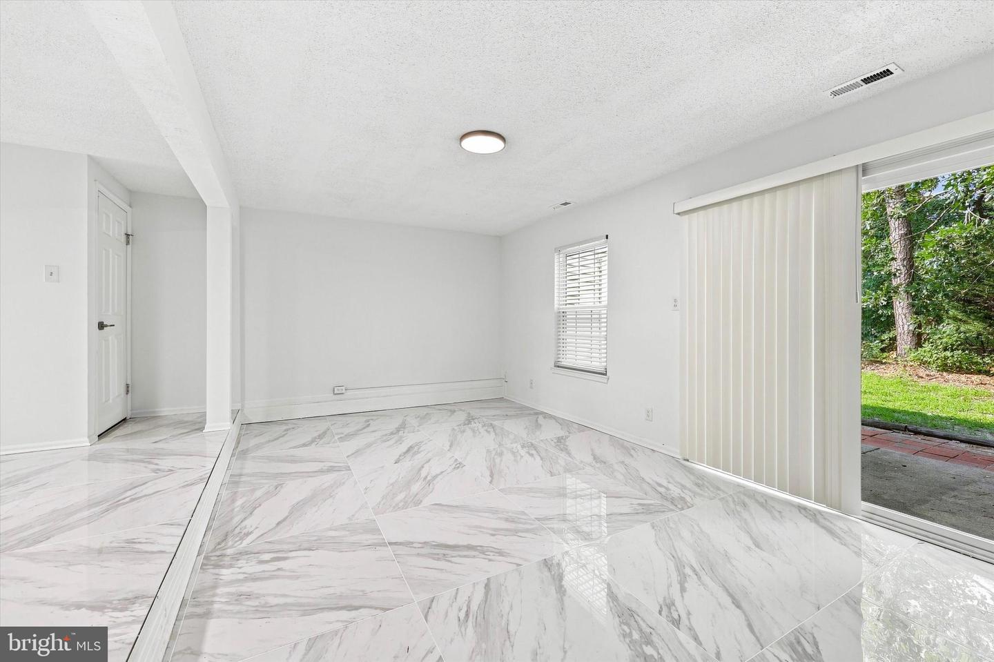 34 Dorchester Cir Property Photo 7