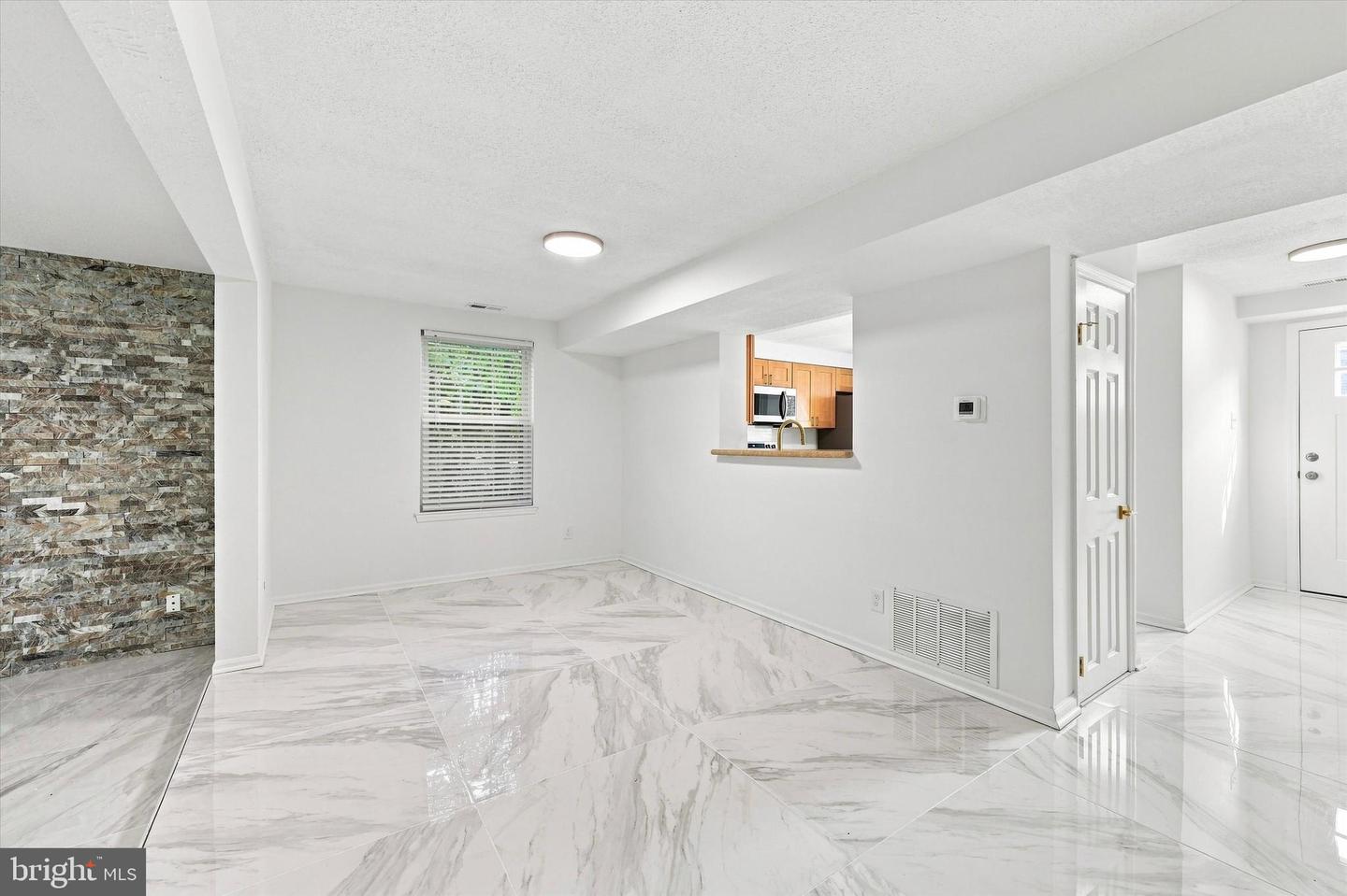 34 Dorchester Cir Property Photo 8