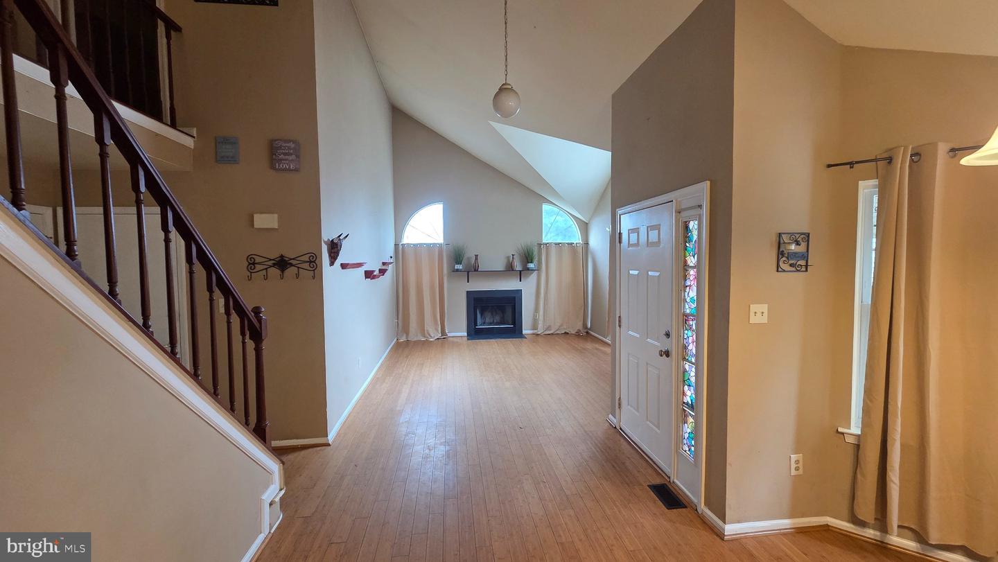 10 Wesley Ln Property Photo 5