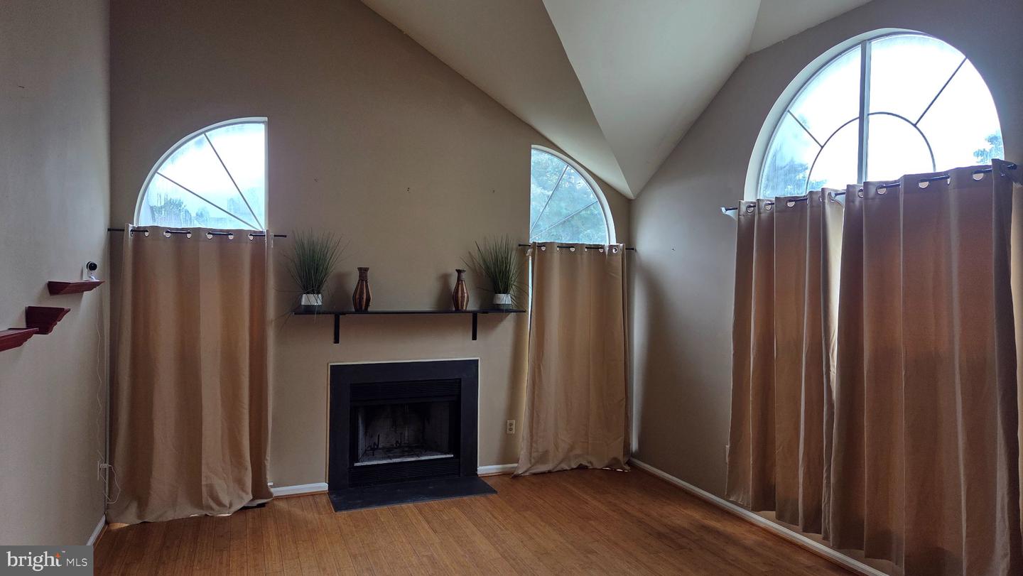 10 Wesley Ln Property Photo 6