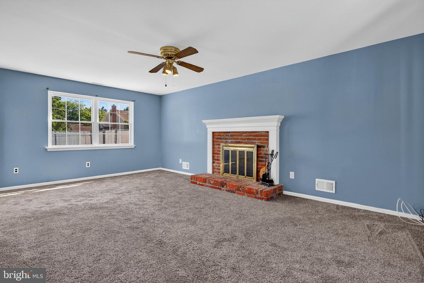 15 Utica Rd Property Photo 9