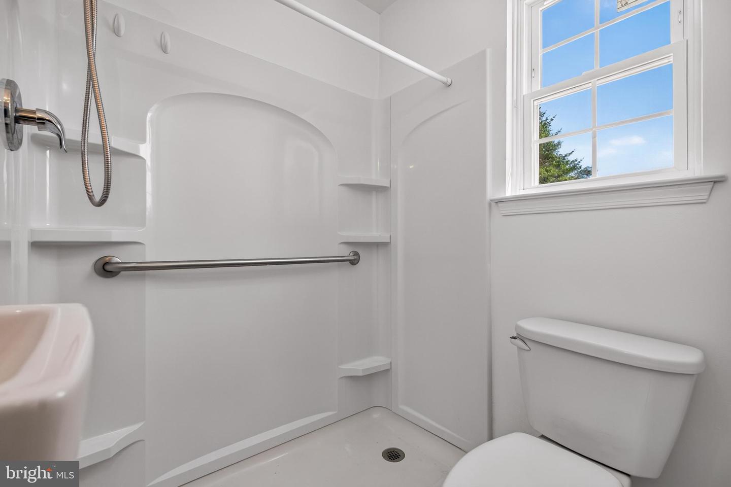 15 Utica Rd Property Photo 22