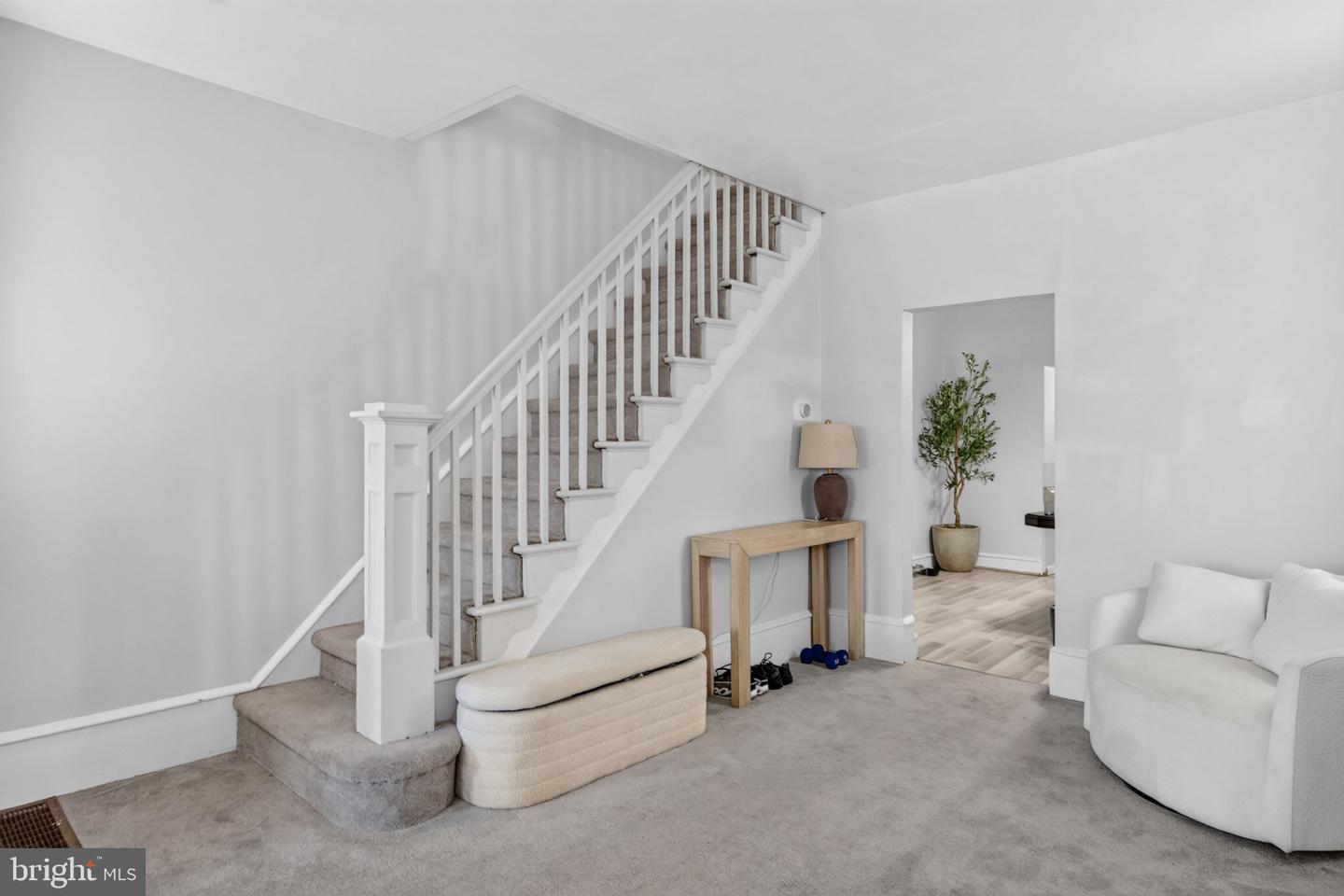 326 Mott Ave Property Photo 5