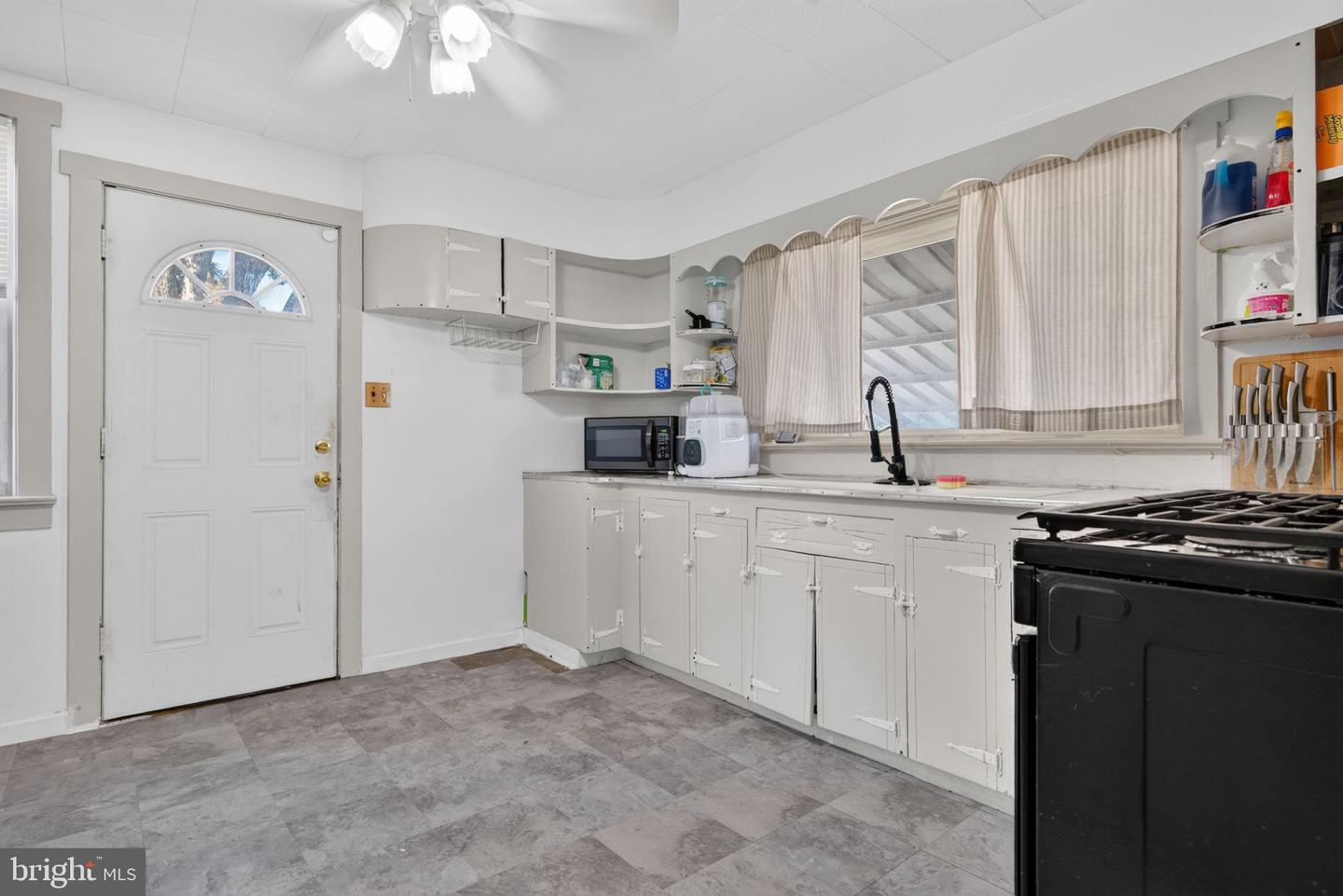 326 Mott Ave Property Photo 13