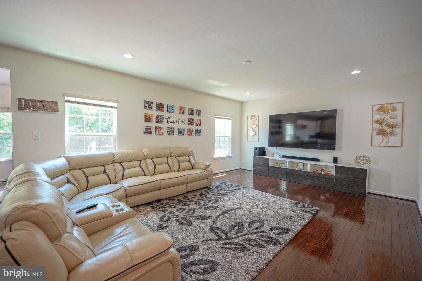 27 Carrington Way Property Photo 7