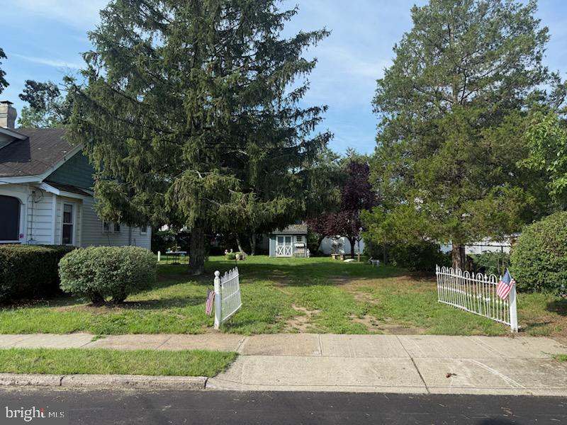 716 Filmore St Property Photo 3