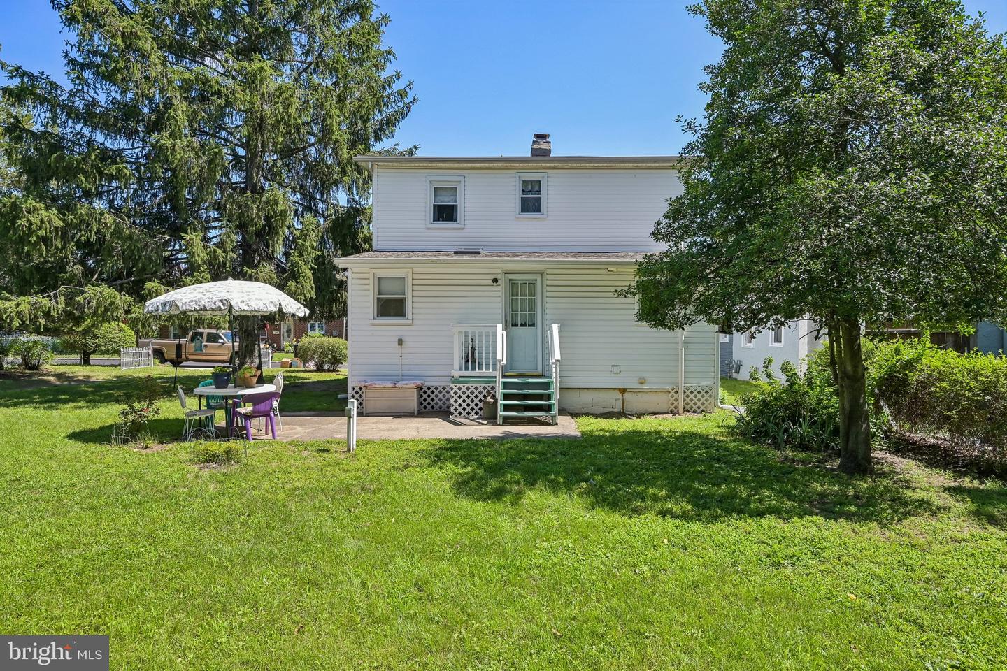 716 Filmore St Property Photo 7