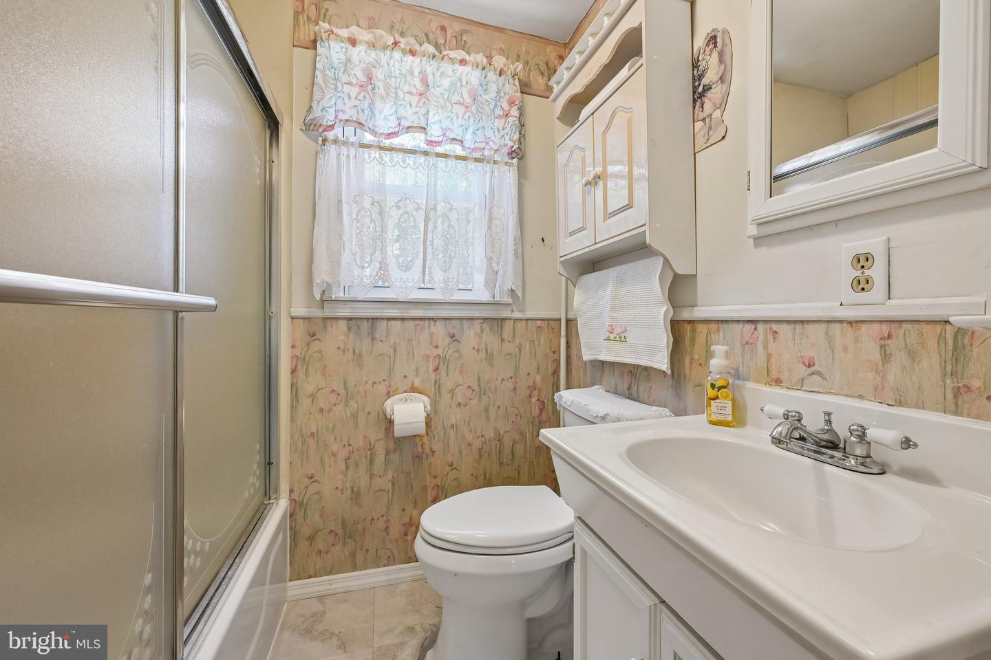 716 Filmore St Property Photo 27