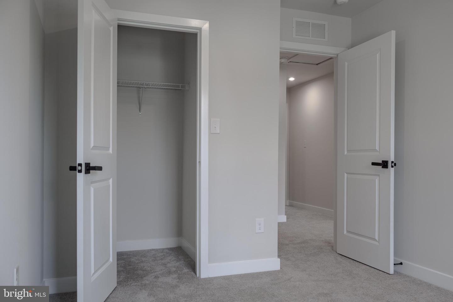 6 Foxwood Dr Property Photo 19