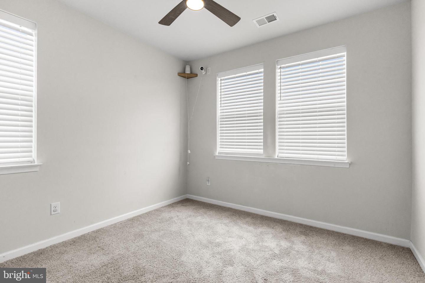 2 Naples Ln Property Photo 24