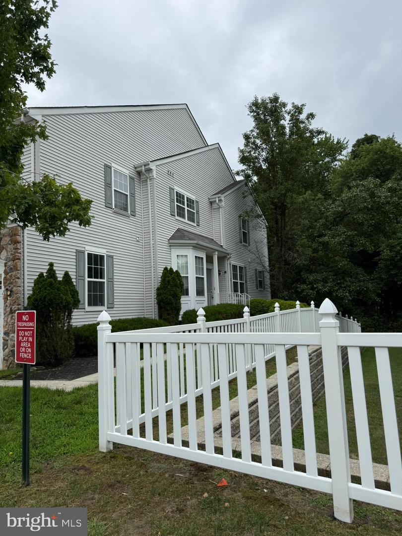 47 Ross Way Property Photo 2