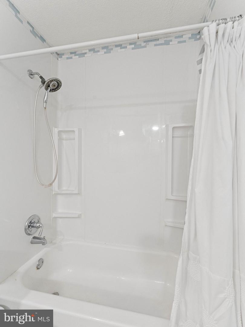 115 E Kings Hwy #438 Property Photo 14