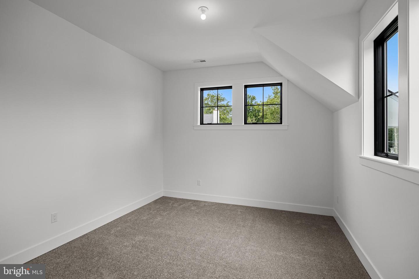 6 Chapel Ave Property Photo 38