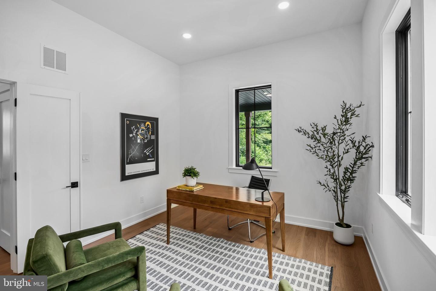 8 Chapel Ave Property Photo 30