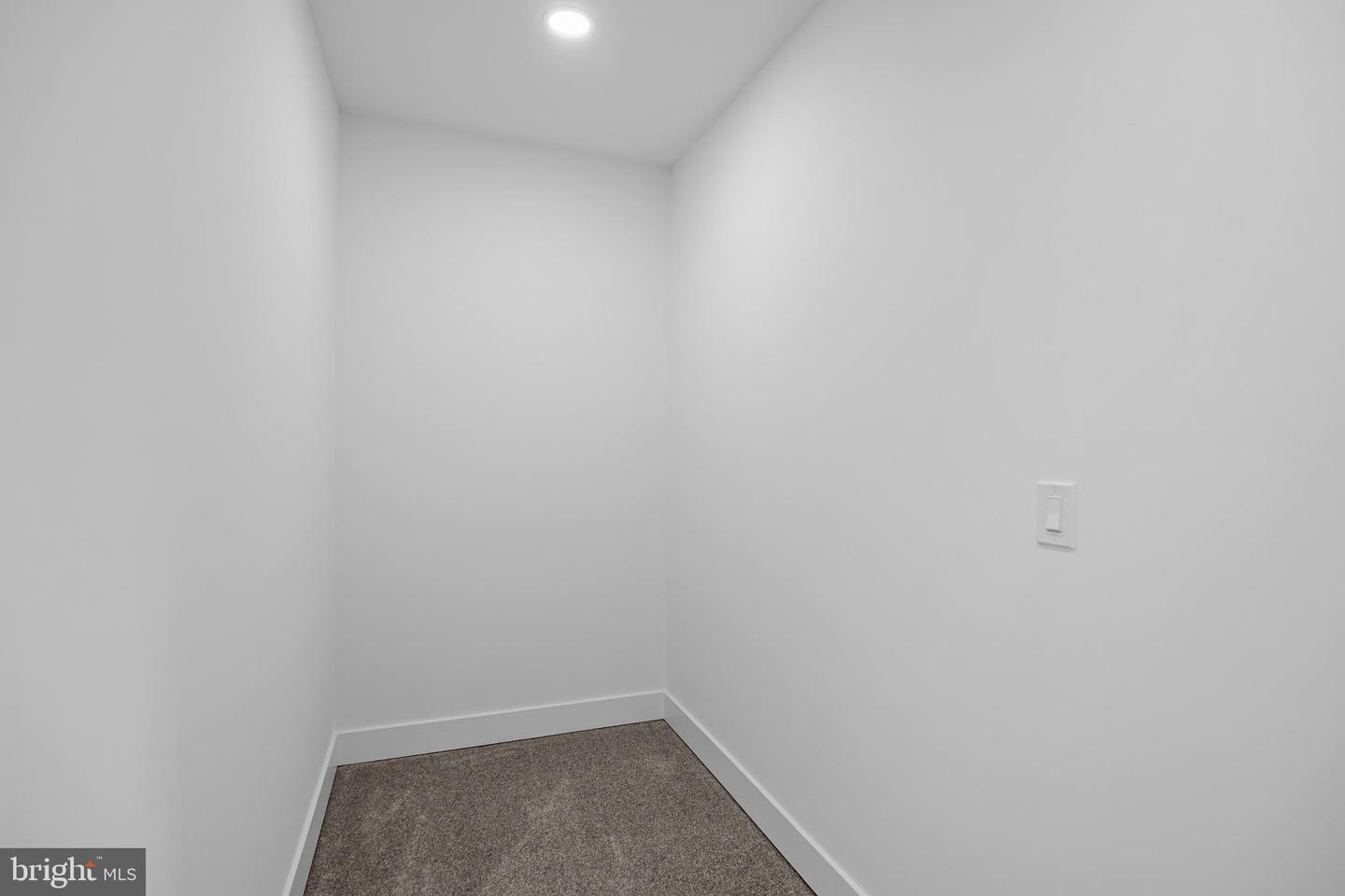 8 Chapel Ave Property Photo 45