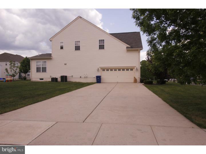 1 Oakbourne Ct Property Photo 2