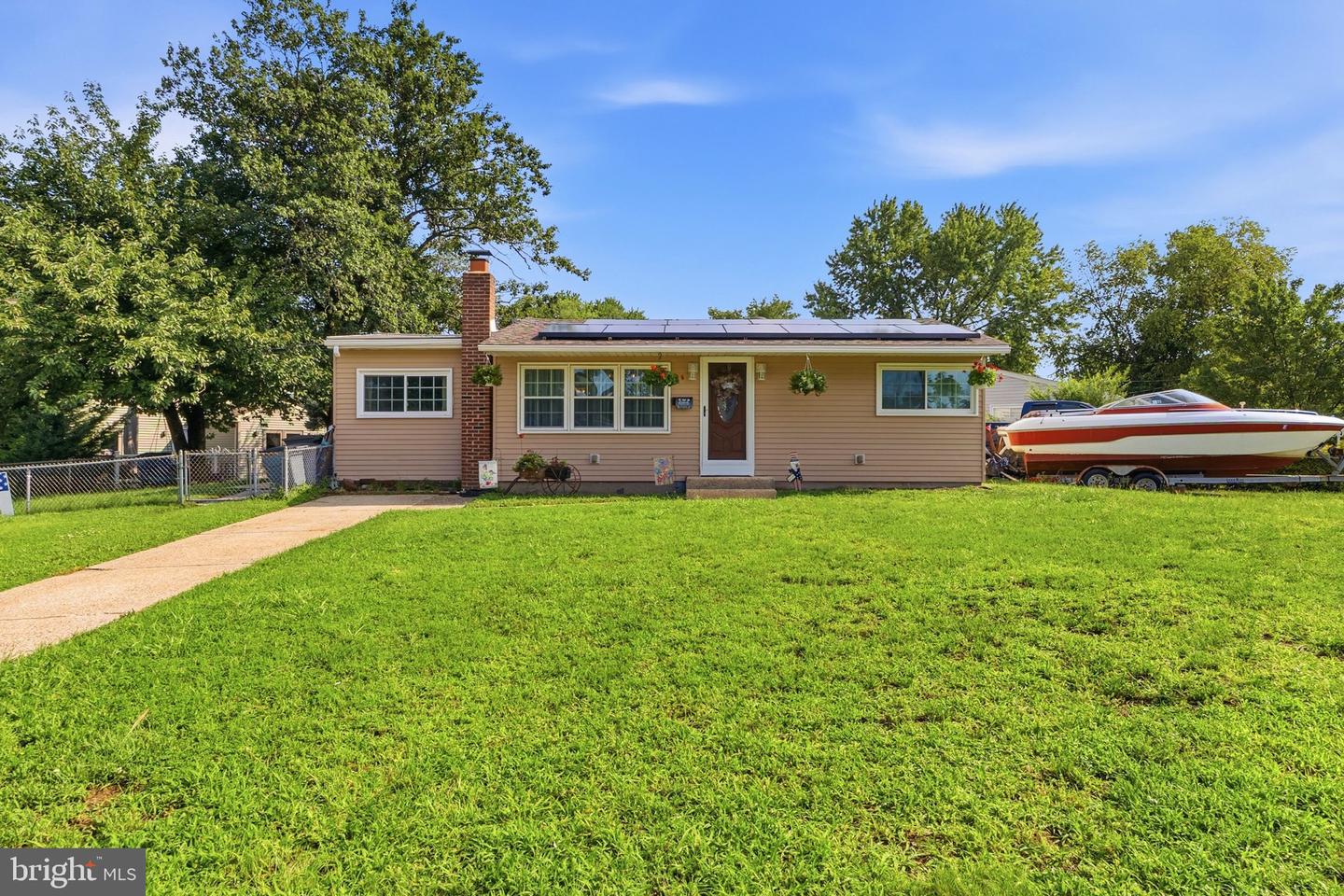 653 Windsor Ave Property Photo 1