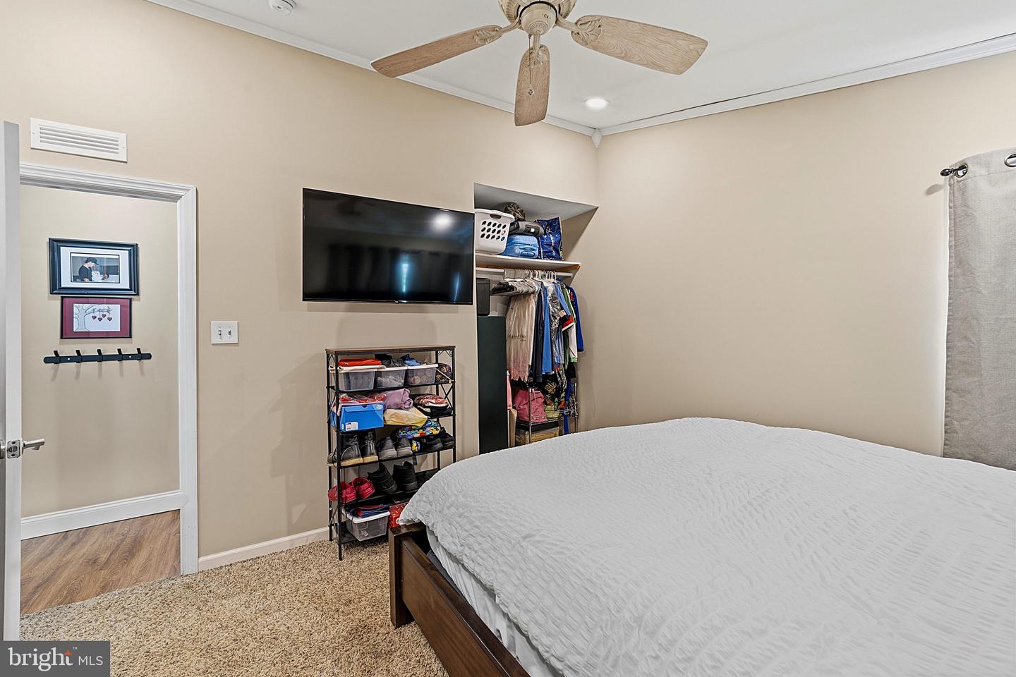 653 Windsor Ave Property Photo 16