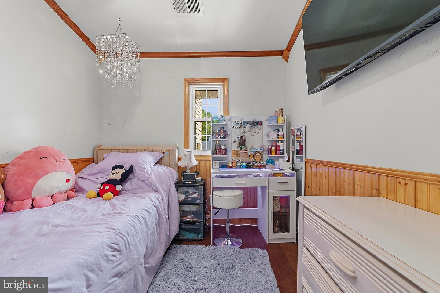 653 Windsor Ave Property Photo 19