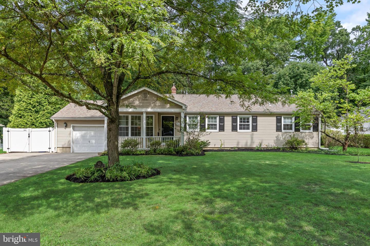 623 Devon Rd Property Photo 1