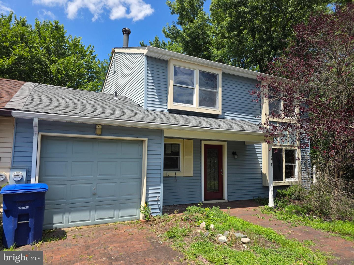 301 WESTERLY DR Property Photo 1