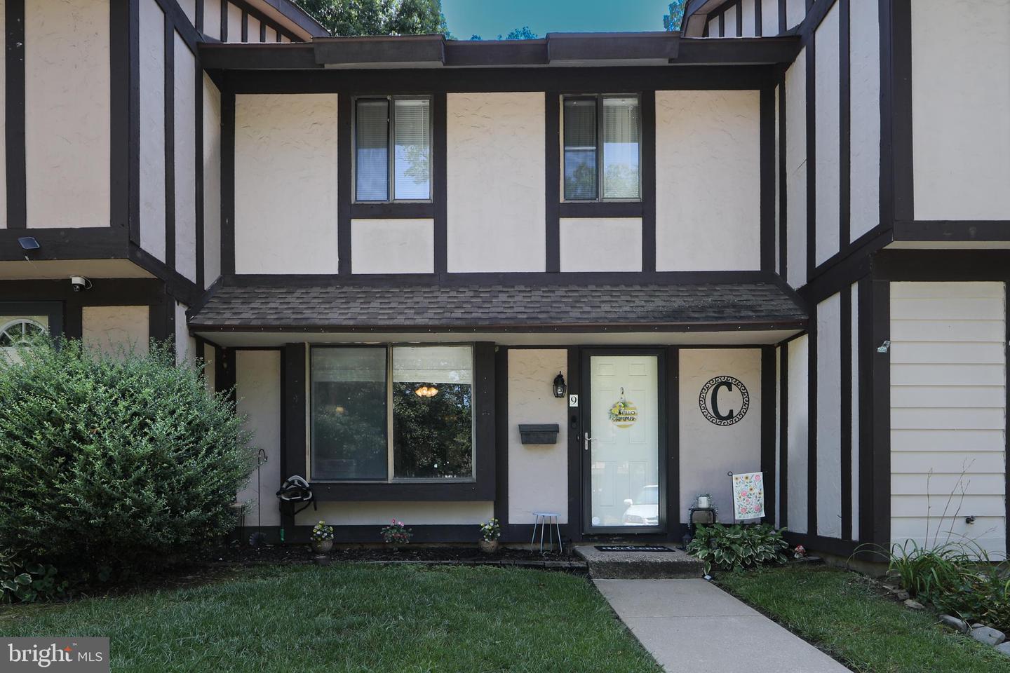 9 MULBERRY CT