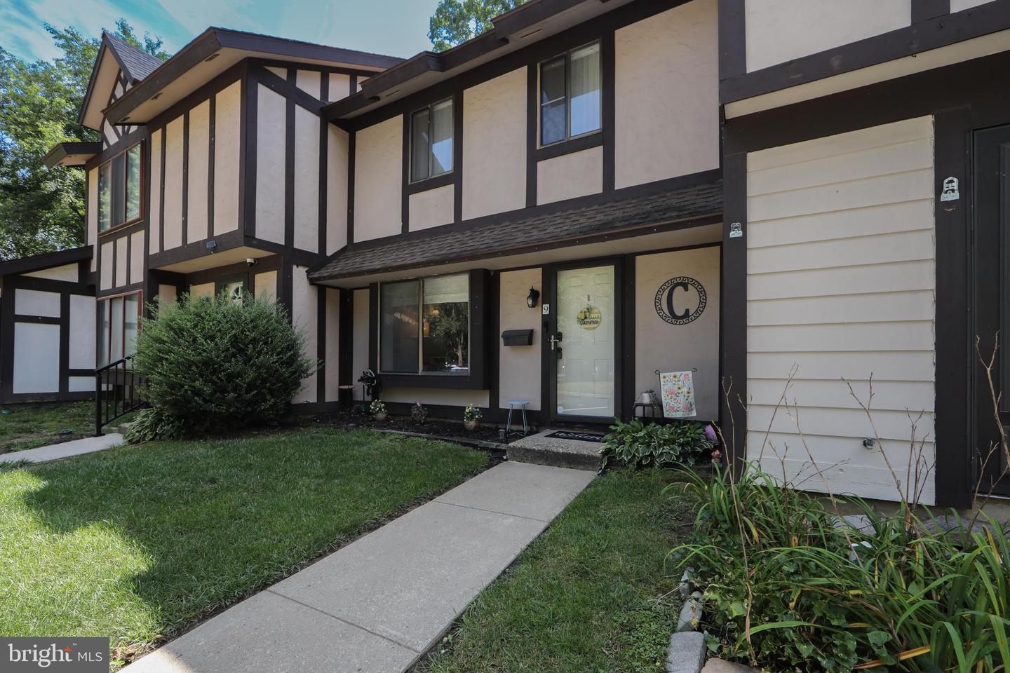 9 Mulberry Ct Property Photo 2