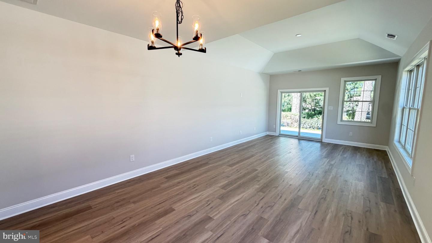 5 Fireside Cir Property Photo 4