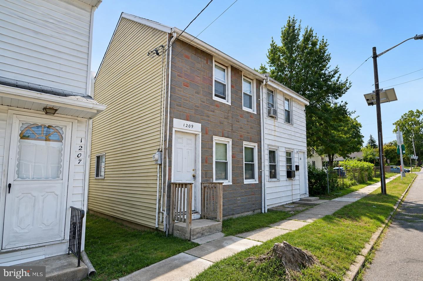 1209 High St Property Photo 1