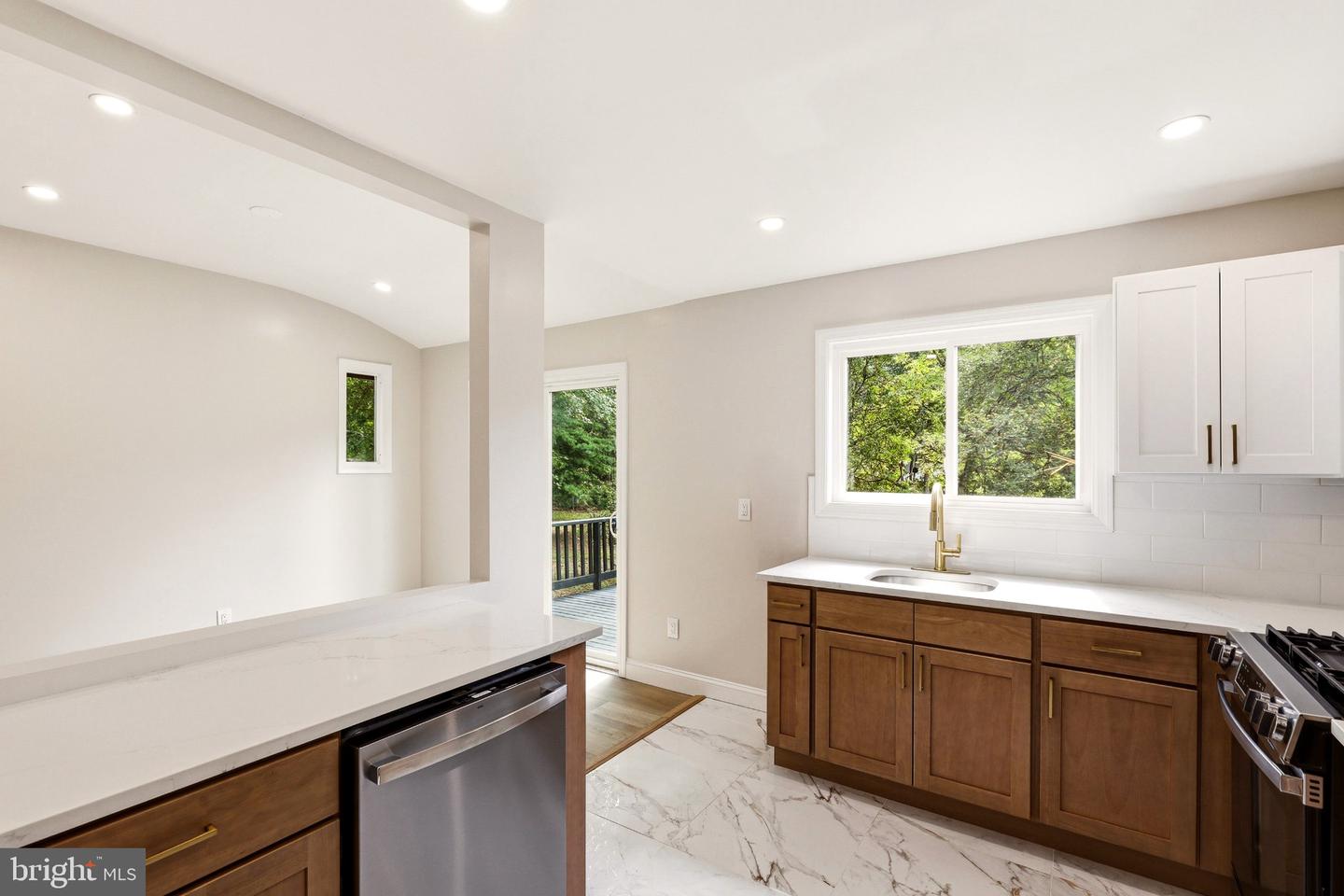 300 New Hampshire Rd Property Photo 12