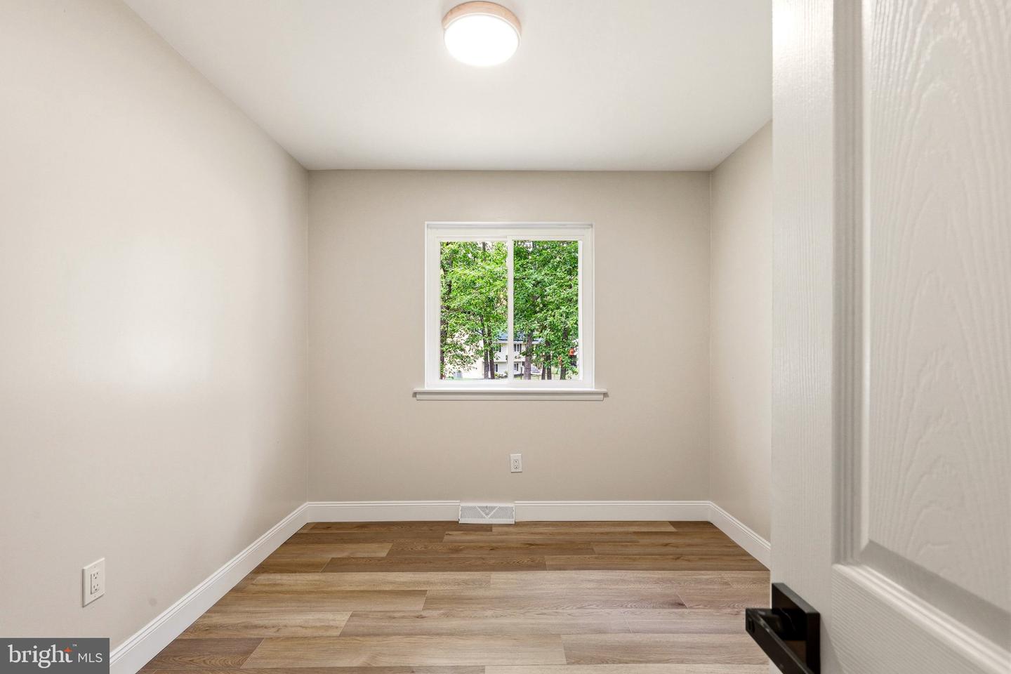 300 New Hampshire Rd Property Photo 20