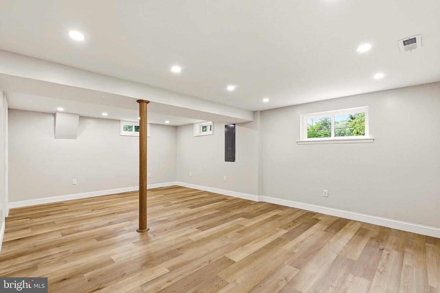 300 New Hampshire Rd Property Photo 23