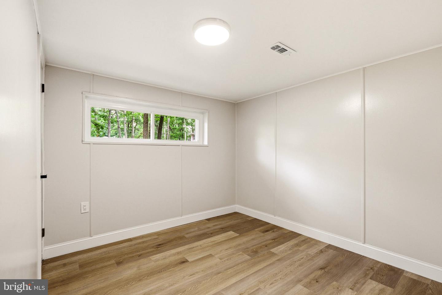 300 New Hampshire Rd Property Photo 27