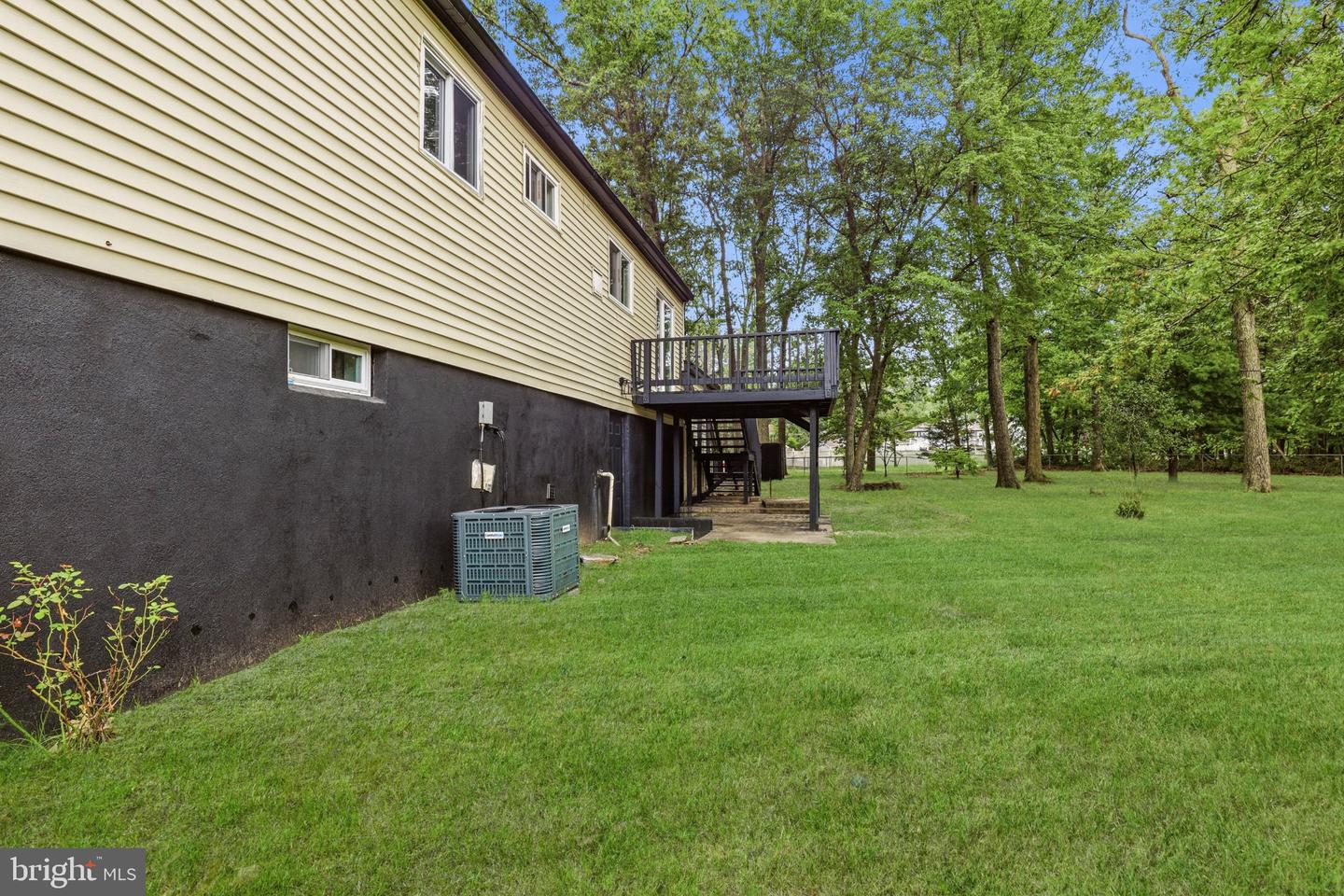 300 New Hampshire Rd Property Photo 31