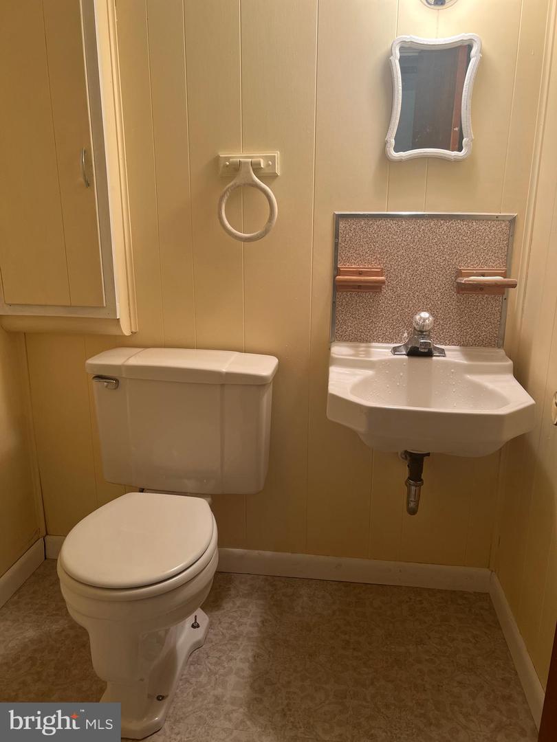 12 Collins Ln Property Photo 29