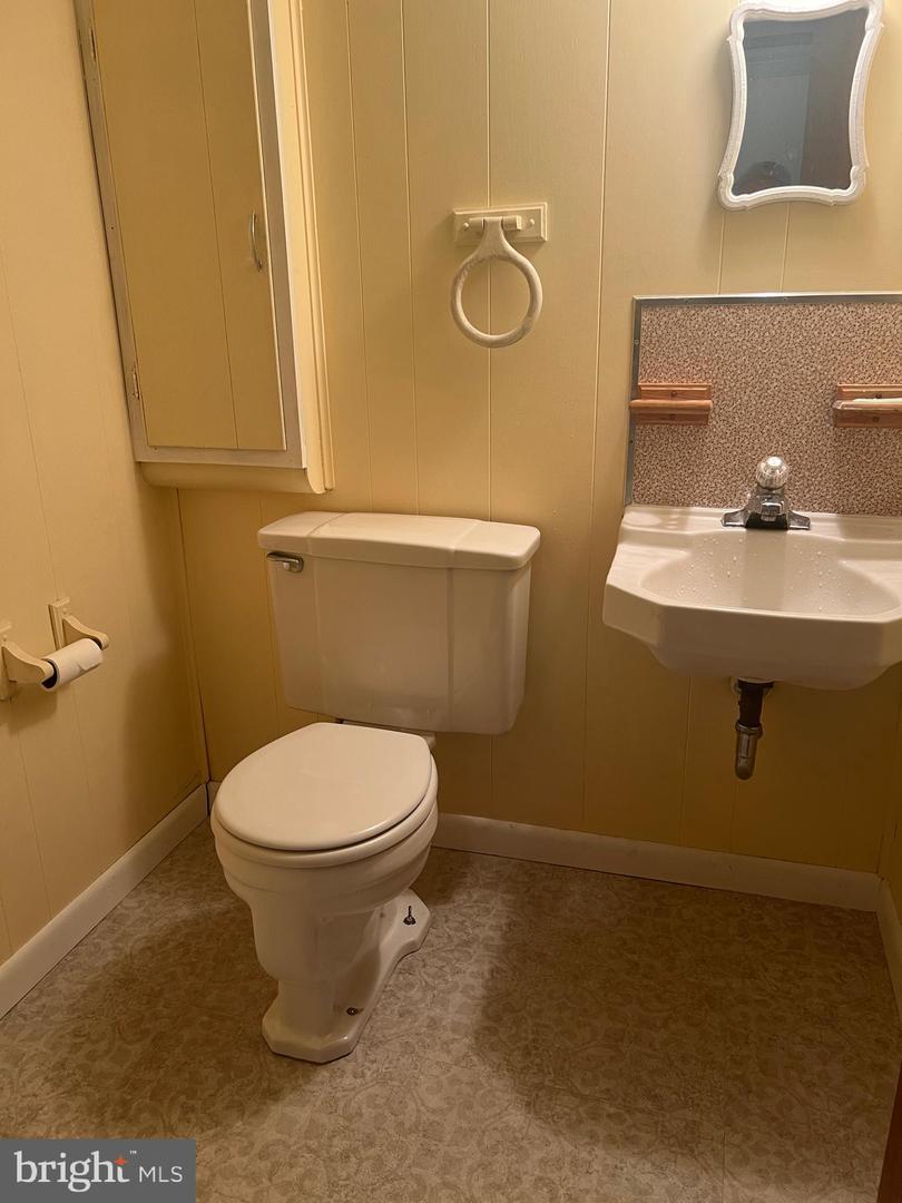 12 Collins Ln Property Photo 31