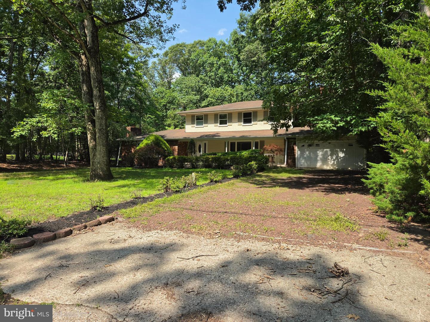 1 Sandra Ln Property Photo 2