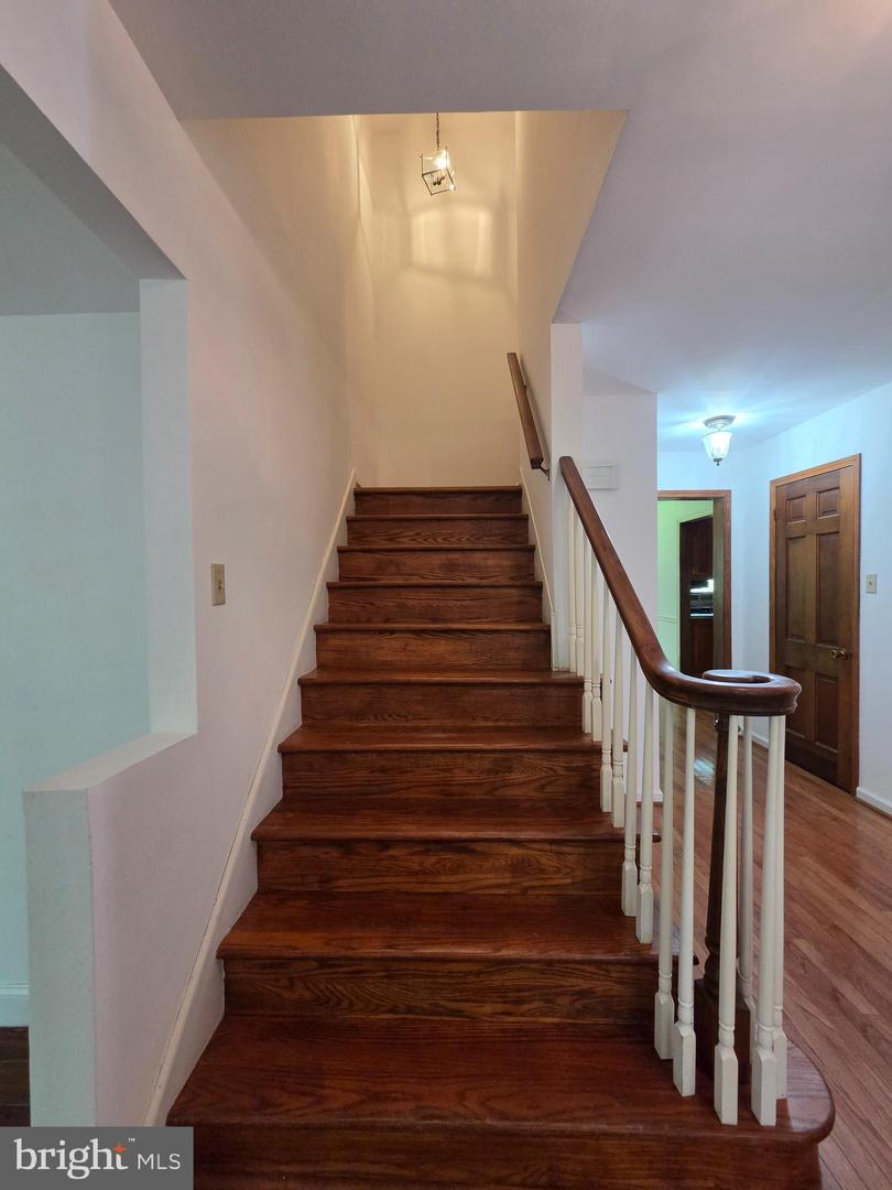 1 Sandra Ln Property Photo 11