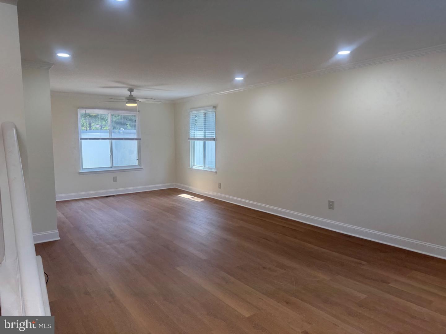 220 Deerpark Ct Property Photo 4