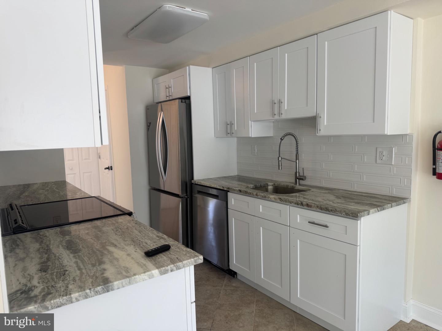 220 Deerpark Ct Property Photo 9