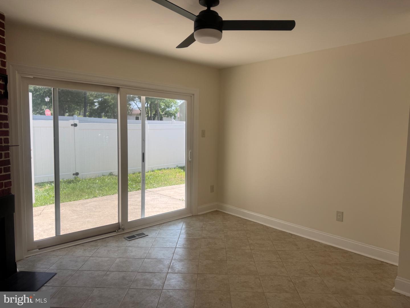 220 Deerpark Ct Property Photo 12