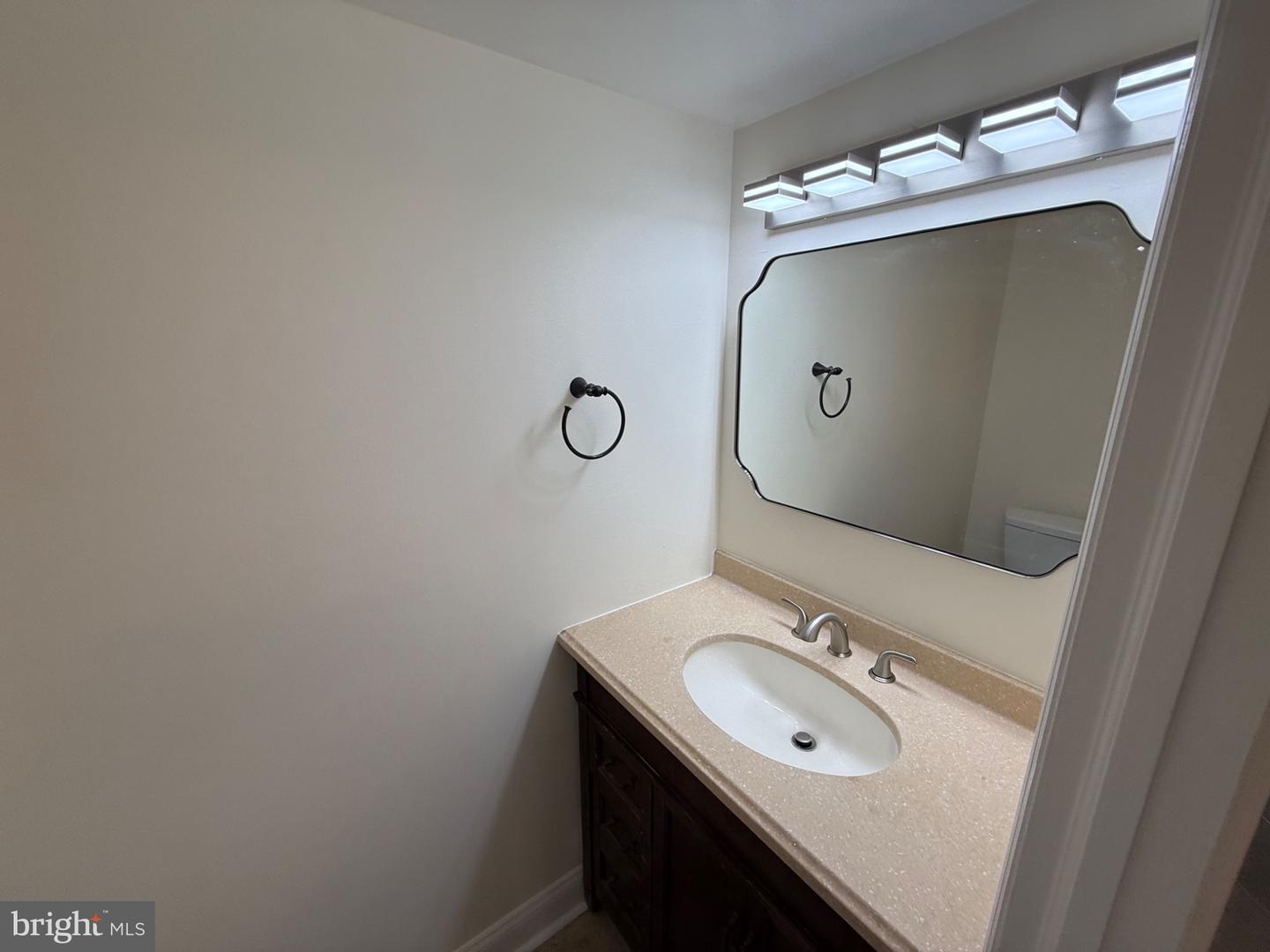 220 Deerpark Ct Property Photo 13