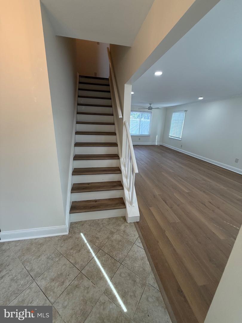 220 Deerpark Ct Property Photo 14