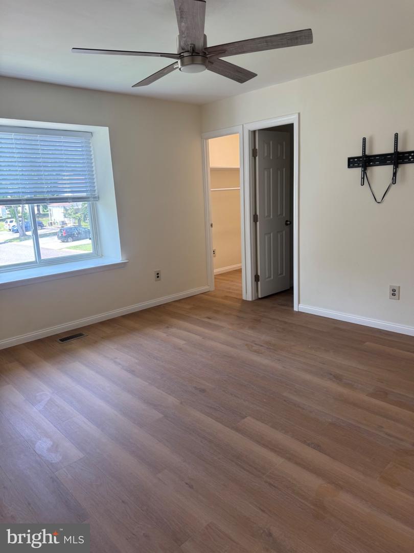 220 Deerpark Ct Property Photo 15