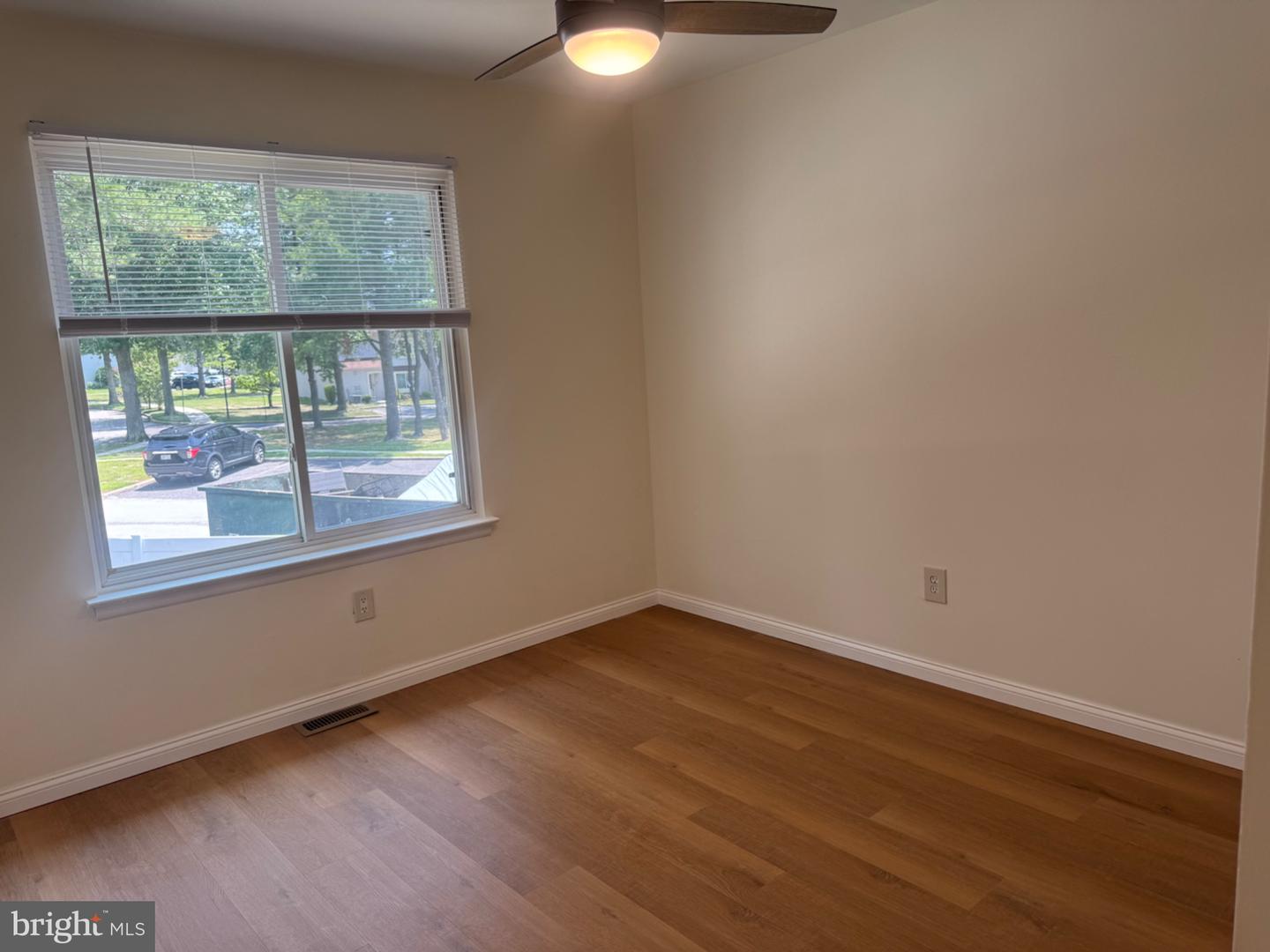 220 Deerpark Ct Property Photo 21