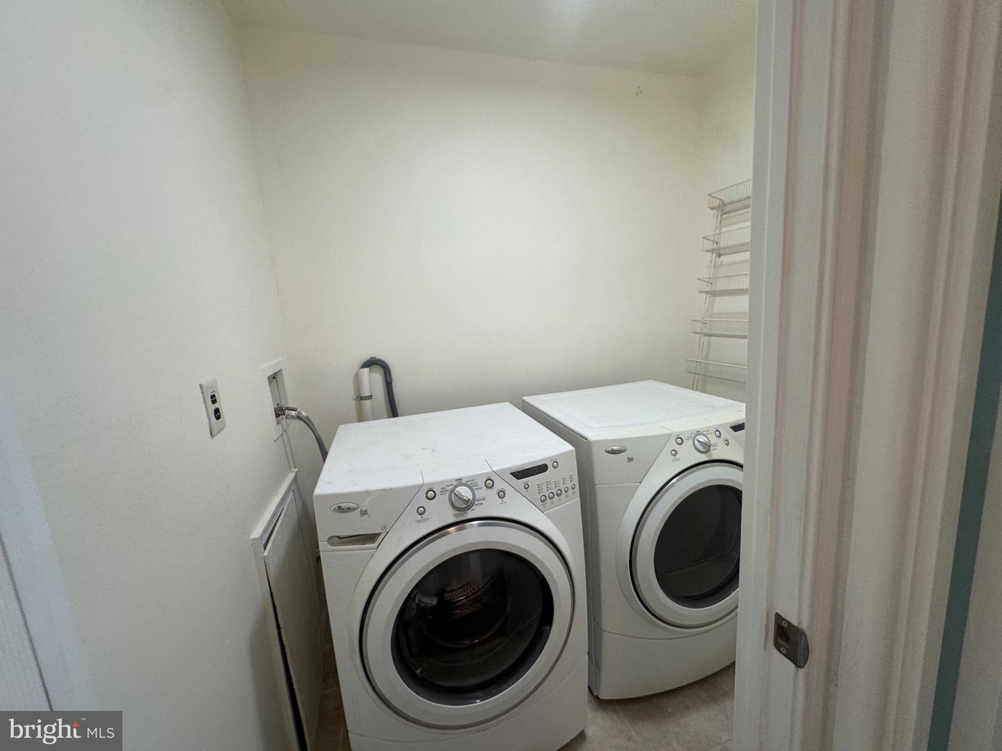 220 Deerpark Ct Property Photo 25