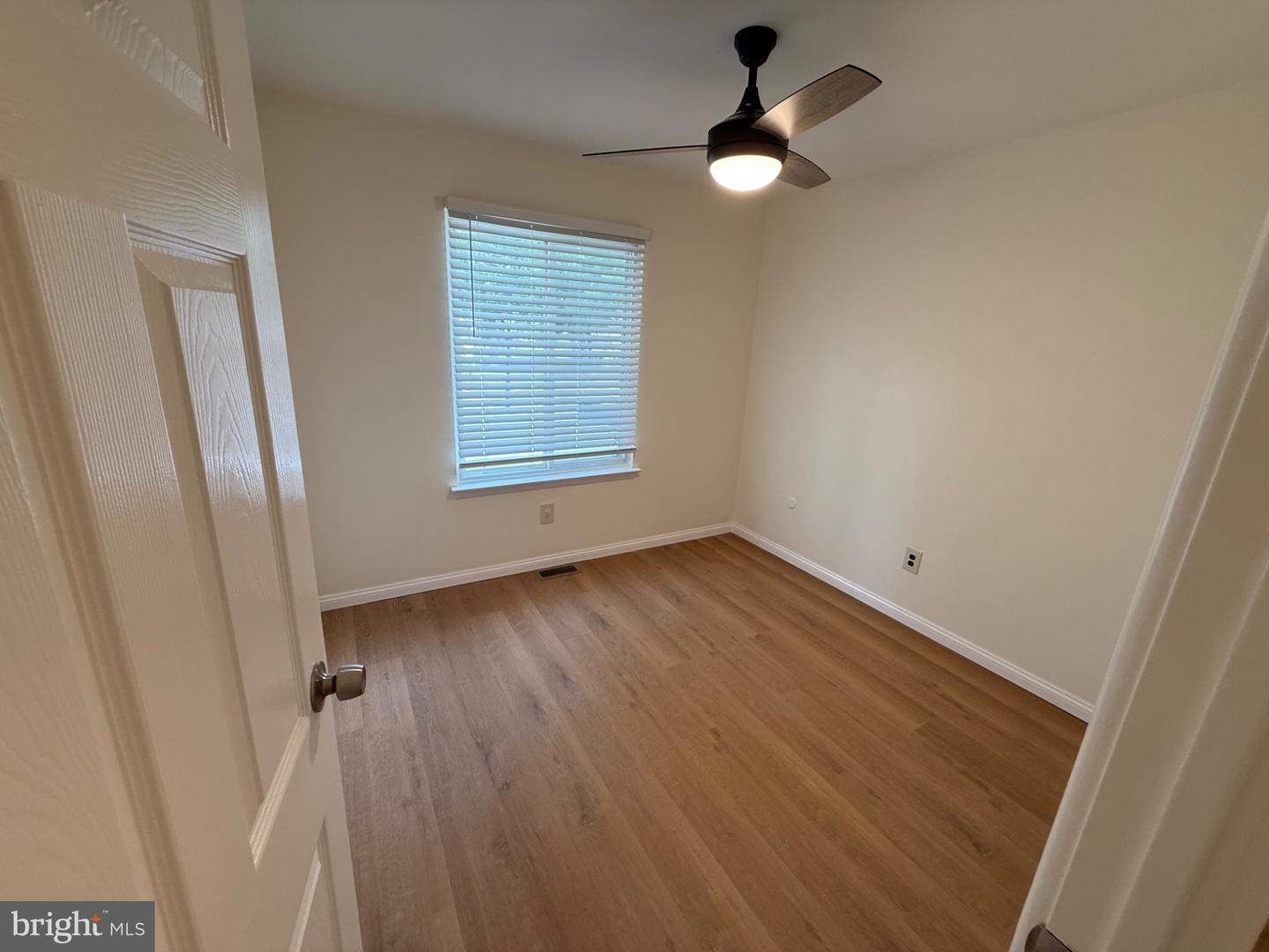 220 Deerpark Ct Property Photo 27