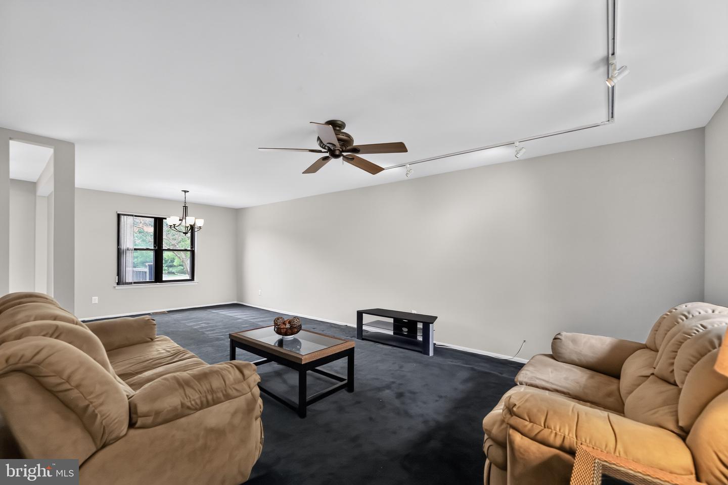 218 Deerpark Ct Property Photo 2